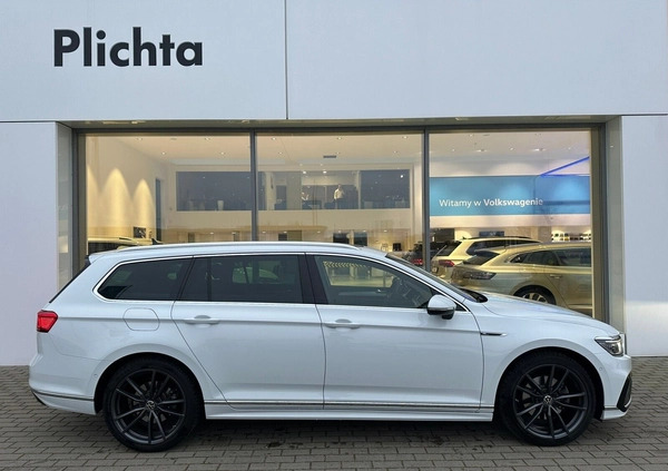 Volkswagen Passat cena 209900 przebieg: 15000, rok produkcji 2023 z Niepołomice małe 781